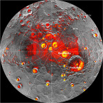 Severní pól Merkuru - červeně jsou vyznačeny oblasti v trvalém stínu Autor: NASA