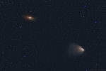 Kometa PanSTARRS a M31 v neděli 31. března. Autor: Lorenzo Comolli.