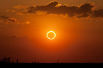 Prstencové zatmění Slunce. Autor: Kevin Baird.