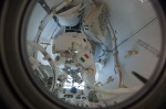Pohled na Lucu Parmitana v přechodové komoře 9. července 2013 Autor: NASA