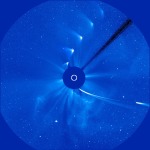 Průlet komety ISON kolem Slunce. Autor: NASA, ESA.