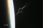Čchang'e 3 zapaluje motory a vzdaluje se od vrchního stupně rakety a jeho kamery Autor: Spaceflightnow.com