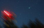 Kometa Lovejoy u vysílače. Autor: Daniel Ščerba