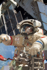 Fjodor Jurčichin při výstupu ze stanice ISS v červnu 2013 v ruském skafandru Orlan Autor: NASA