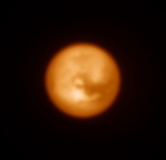 měsíc Titan přístrojem SPHERE - eso1417 Autor: ESO/J.-L. Beuzit et al./SPHERE Consortium