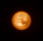 měsíc Titan přístrojem SPHERE - eso1417 Autor: ESO/J.-L. Beuzit et al./SPHERE Consortium měsíc Titan přístrojem SPHERE - eso1417 Autor: ESO/J.-L. Beuzit et al./SPHERE Consortium