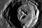 Kráter Kertesz na Merkuru ze sondy MESSENGER, detail Autor: NASA/JHU APL/Carnegie Institution of Washington