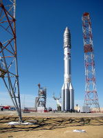 Raketa Proton-M na startovní rampě. Autor: alexpgp, Flickr