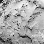 Detail místa J z kamer Rosetty Autor: ESA
