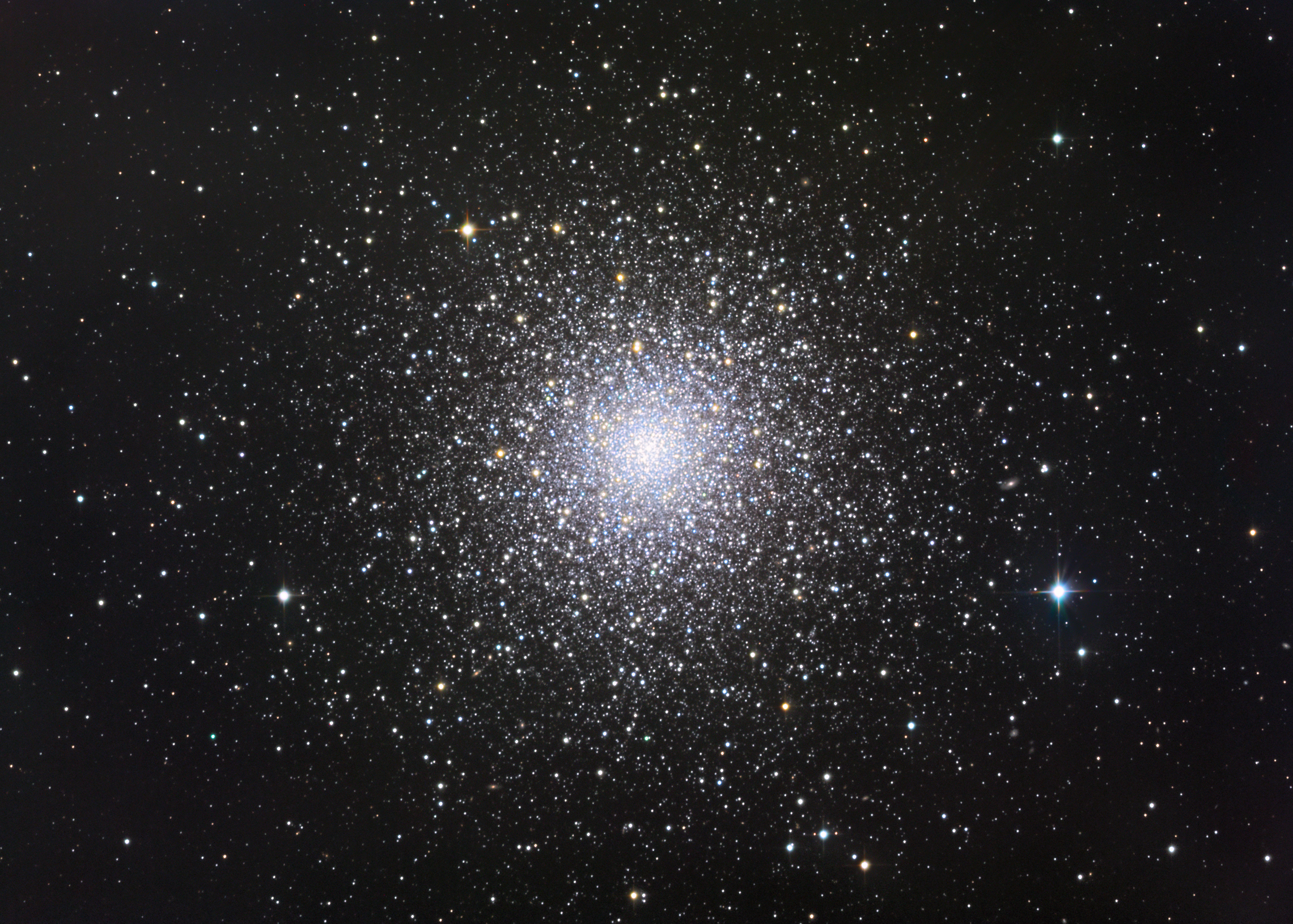 Звезда звездинки. Шаровое скопление м53. Звёздное скопление m 3 (NGC 5272). Шаровое скопление Омега Центавра. Шаровое скопление Мессье 80.