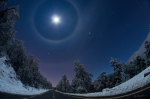 02.01.2022 - Čtyřnásobné lunární halo nad zimní cestou