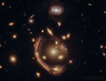 05.07.2022 - Roztavená galaxie v Einsteinově prstenci