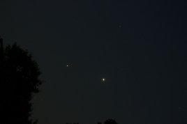 Venuše a Jupiter na ranní obloze.