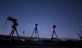 Kometu C/2025 A6 (Lemmon) snímá vše co umí fotit