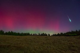 Meteor s polární září