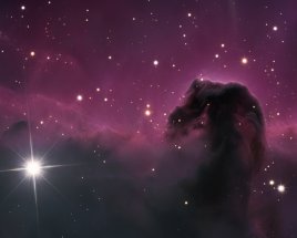 Temná silueta v Alnitakově záři