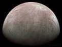 Jupiterova Europa z kosmické sondy Juno