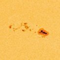 Autor: SDO/HMI - Oblast NOAA 3234 26. 2. 2023