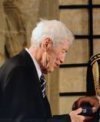 Autor: Pavel Suchan - Jiří Grygar přebírá medaili Za zásluhy 1. stupně za zásluhy o stát v oblasti vědy od prezidenta Petra Pavla