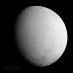 Enceladus ve skutečných barvách