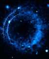 Autor: ESO/P. Das et al. - Snímek ukazuje rozložení vápníku v pozůstatku supernovy SNR 0509-67.5. Data byla pořízena přístrojem MUSE (Multi-Unit Spectroscopic Explorer) na dalekohledu ESO VLT (Very Large Telescope). Překryté křivky znázorňují dvě soustředné slupky vápníku, které byly vyvrženy při dvou oddělených detonacích, když hvězda před několika sty lety zanikla.