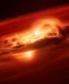Autor: ESO/L. Calçada - Tento umělecký dojem znázorňuje Cha 1107-7626. Tato bludná planeta, vzdálená přibližně 620 světelných let, je asi 5–10krát hmotnější než Jupiter a neobíhá kolem žádné hvězdy. Pohlcuje materiál z disku kolem sebe a pomocí dalekohledu VLT (Very Large Telescope) ESO astronomové zjistili, že tak činí rychlostí šest miliard tun za sekundu – což je nejrychlejší rychlost, jaká byla kdy u jakékoli planety zaznamenána. Skupina se domnívá, že silná magnetická pole by mohla materiál směrovat k planetě, což je jev pozorovaný pouze u hvězd.