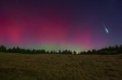 Autor: Lubomír Sklenár - Meteor s polární září, Špindlerovka, Krkonoše, 12. 11. 2025, 02:30 SELČ