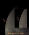 Autor: Michael Kročil - Zákryt Aldebaranu Měsícem. Políčko z videa zaznamenané digitálním fotoaparátem. Vnořený obrázek je políčko o 0,3 sekundy dále, kdy už je vystupující Aldebaran vidět zřetelně.