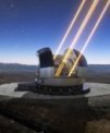 Autor: ESO/L. Calçada - Umělecká představa dalekohledu Extremely Large Telescope s laserovými paprsky systému adaptivní optiky
