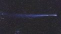 Autor: Martin Mašek - Vzdáleně pořízená fotografie komety C/2021 A1 (Leonard) byla pořízena 26. 12. 2021 pomocí 135mm objektivu na dalekohledu Fyzikálního ústavu AV ČR FRAM poblíž hory Paranal v Chile. Jde pouze o tři snímky přes RGB filtry v délce 5 minut.