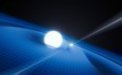 Autor: ESO/L. Calçada - Neutronová hvězda (vpravo) ve svém gravitačním poli (znázorněné sítí) interaguje s nedalekou hvězdou. Díky této interakci lze lépe určit vlastnosti neutronové hvězdy samotné včetně její „obezity“. Umělecká grafika