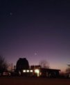 Autor: Martin Gembec - Venuše a Jupiter nad turnovskou hvězdárnou 8. 2. 2023 v 18:15 SEČ. Xiaomi Mi 8 Lite, 4 sekundy, ISO 800.