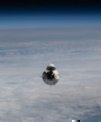 Autor: Axiom Space - Kosmická loď mise Ax-1 Crew Dragon, která se 24. dubna 2022 odpojila od Mezinárodní vesmírné stanice, čímž se vydala zpět na povrch Země.