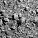 Autor: NASA - Jeden z posledních snímků ze sondy DART. Byl pořízen kamerou DRACO ve výšce asi 11 kilometrů, kdy do prudkého nárazu zbývaly zhruba 2 sekundy.