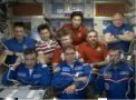 Autor: spaceflightnow.com - Všech devět členů současné posádky ISS krátce po příletu nováčků.