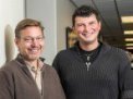 Autor: Lance Hayashida/Caltech - Mike Brown (vlevo) a Konstantin Batygin - autoři práce vedoucí k teoretickému objevení Planety Devět.