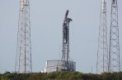 Autor: spaceflightnow.com - Poškozená věž startovní rampy na komplexu 40