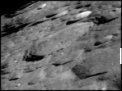 Autor: Damian Peach - Schomberger je výrazný kráter v jižní části Měsíce u jeho okraje. U jižního okraje je mladší satelitní kráter 'Schomberger A'. Kousek od západního okraje je zestárlejší 'Schomberger C'. Kráter má dobře definované ostré tvary, které nejsou příliš zahlazeny menšími impakty. Kráter je zhruba kruhový s ostrým okrajem a s složitými vnitřními stěnami poznamenanými sesuvy s mnoha hřebeny a terasami.  Dno je uvnitř poměrně ploché a rovné, v západní části hrubší. Několik hřebenů uprostřed tvoří centrální vrcholek. Snímek byl pořízen 10. dubna 2006 dalekohledem Celestron 14