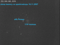 Snímek z TV kamery snímající situaci na štěrbině spektrskopu při pořizování spektra komety 17P/Holmes. Autor: Jaroslav Jašek
