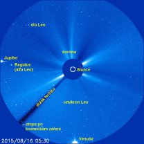 Snímek LASCO C3 z 16. 8. 2015 s popisky Autor: SOHO/LASCO (ESA & NASA)