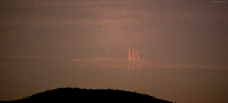 Malá skupina rudých skřítků nad Německem, fotografovano z Jeseníků, vzdálenost cca 500 km,
Sony A7S + Samyang 135mm f/2, ISO 8000, čas 4 s Autor: Daniel Ščerba