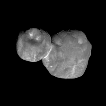 Planetka 2014 MU69 „Ultima Thule“ ze vzdálenosti 6700 km kamerou MVIC sondy New Horizons během přibližovacího manévru na Nový rok 2019 Autor: NASA/JHUAPL/SWRI