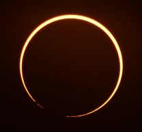 Prstencové zatmění Slunce 26. 12. 2019 Autor: Zhengyi Hu