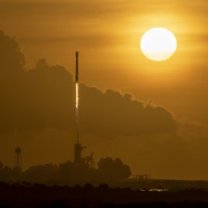 Star rakety Falcon 9 s družicemi Starlink (12) 6. 10. 2020 Autor: SpaceX