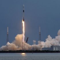 Startující raketa Falcon 9 (mise Starlink L14) - stý úspěšný start SpaceX Autor: SpaceX