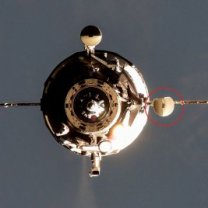 Progress MS-16 s poškozenou anténou systému KURS Autor: RussianSpaceWeb.com