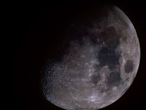 Mesiac - prvá štvrť Autor: Vladimír Bátora