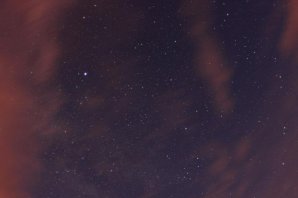 Souhvězdí Lyry s nejjasnější hvězdou Vegou při pozorování Lyrid 2012 Autor: Petr Komárek