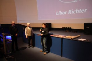 Libor Richter přebírá cenu Jindřicha Zemana za astrofotografii roku 2012. Autor: Martin Mašek