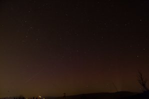 Polární záře a meteor. 17. 3. 2015. Čas 20:52 SEČ Autor: Eliška Gembecová